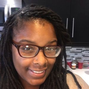 Meet your Posher, Briana